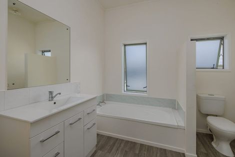 Photo of property in 10 Yorke Road, Haruru, 0204