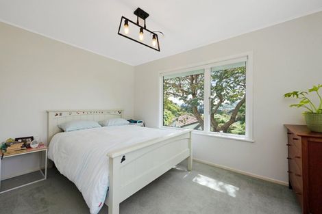 Photo of property in 48 Homewood Crescent, Karori, Wellington, 6012
