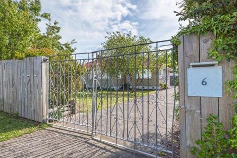 Photo of property in 6 Gill Avenue, Te Atatu Peninsula, Auckland, 0610