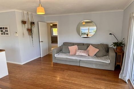 Photo of property in 1 Farrier Grove, Featherston, 5710