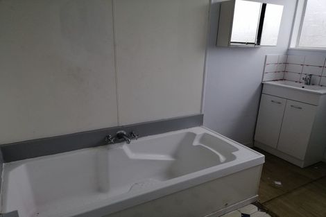 Photo of property in 35 Glen Road, Stokes Valley, Lower Hutt, 5019