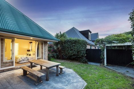Photo of property in 2/37 Avonhead Road, Avonhead, Christchurch, 8042
