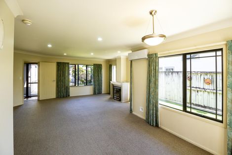 Photo of property in 27 Pirie Street, Palmerston North, 4410