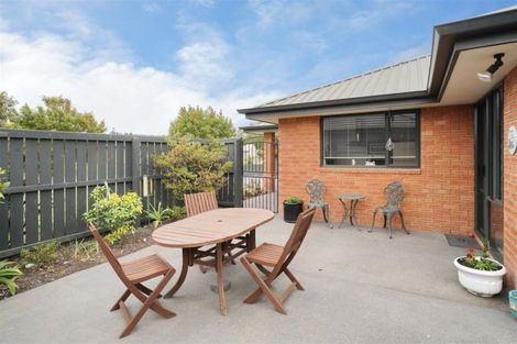 Photo of property in 5 Rue De La Mare, Parklands, Christchurch, 8083