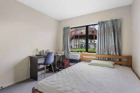 Photo of property in 2/14 Target Road, Totara Vale, Auckland, 0629