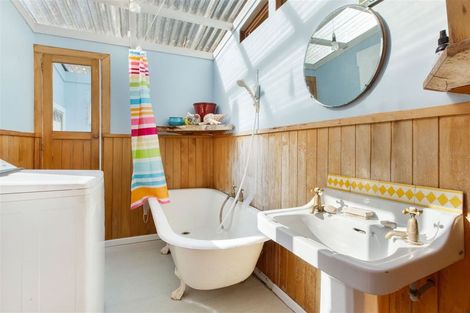 Photo of property in 7 Okoka Road, Omiha, Waiheke Island, 1081