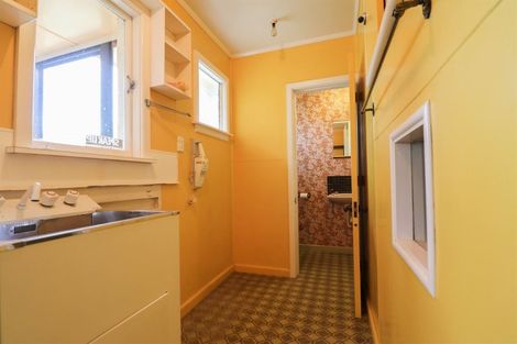 Photo of property in 3 Mckenzie Street, Geraldine, 7930