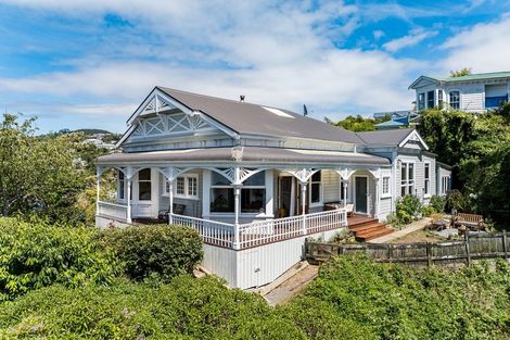 Photo of property in 25 Garden Road, Northland, Wellington, 6012