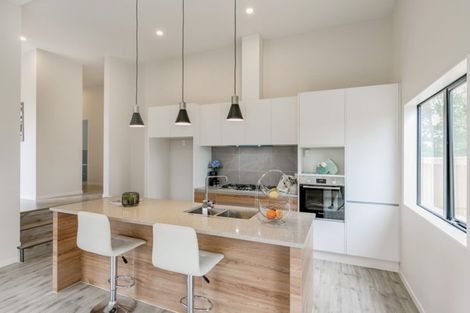 Photo of property in 2 Tarara Lane, Kumeu, 0810