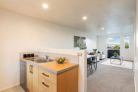 Photo of property in 13 Albionvale Road, Glen Eden, Auckland, 0602