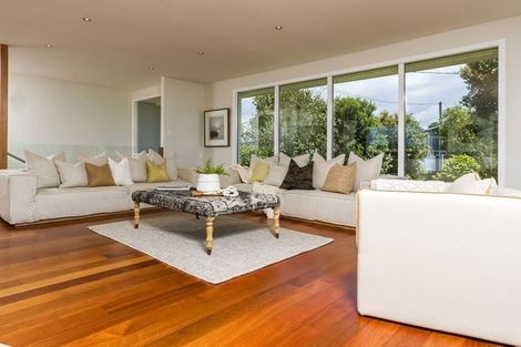 Photo of property in 121 Churchill Road, Rothesay Bay, Auckland, 0630