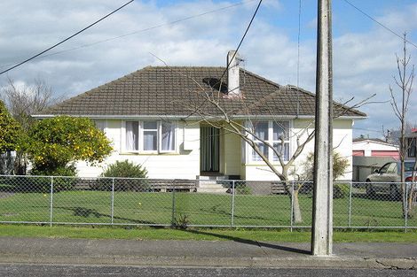 Photo of property in 28 Churchill Street, Waipukurau, 4200