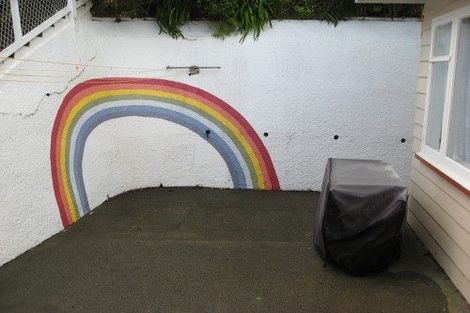 Photo of property in 37 Tio Tio Road, Miramar, Wellington, 6022