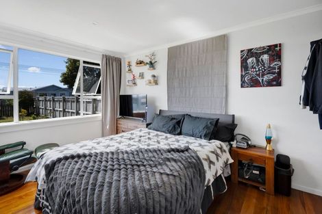 Photo of property in 12 Standish Street, Westown, New Plymouth, 4310