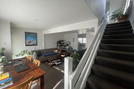 Photo of property in 1/133 Queens Drive, Lyall Bay, Wellington, 6022