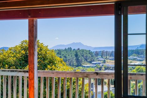 Photo of property in 8 Paurini Place, Motuoapa, 3382