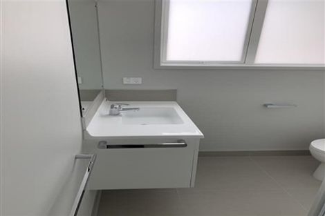 Photo of property in 10a Mcgreal Place, Weymouth, Auckland, 2103