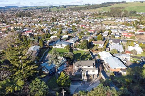 Photo of property in 17 Mountain Road, Western Heights, Rotorua, 3015
