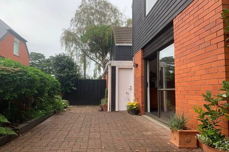 Photo of property in 2b Coles Place, St Albans, Christchurch, 8014