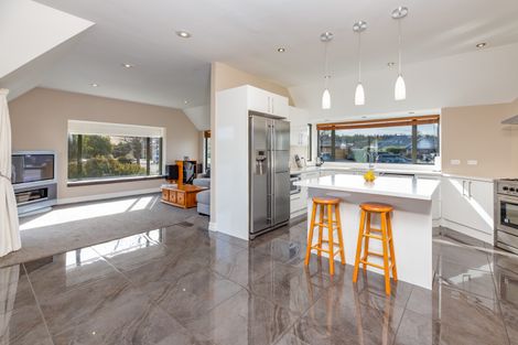 Photo of property in 16 Broadhaven Avenue, Parklands, Christchurch, 8083