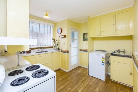 Photo of property in 2/10 Ponderosa Grove, Maoribank, Upper Hutt, 5018