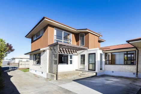 Photo of property in 11 Eglinton Street, Avondale, Christchurch, 8061