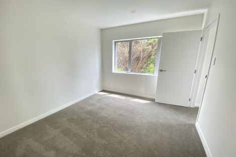 Photo of property in 22 Lorikeet Place, Unsworth Heights, Auckland, 0632