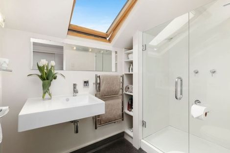 Photo of property in 45 Tuatoru Street, Eastbourne, Lower Hutt, 5013