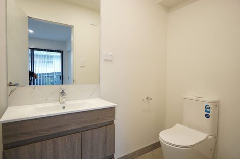 Photo of property in 3/26 Buscomb Avenue, Henderson, Auckland, 0610