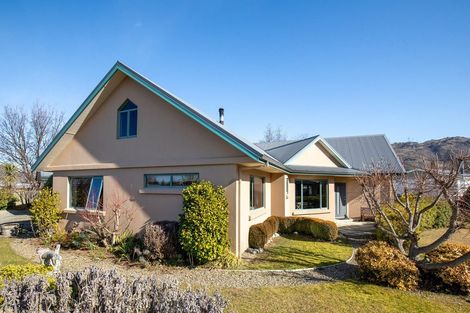 Photo of property in 24 Whitby Street, Clyde, 9330