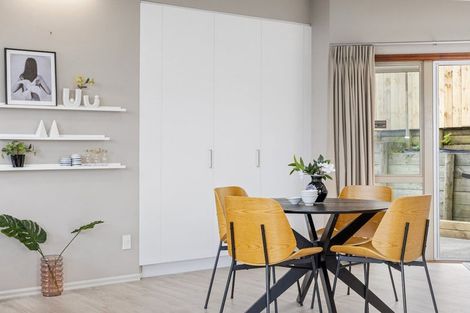 Photo of property in 14 Bell Common Close, Bethlehem, Tauranga, 3110