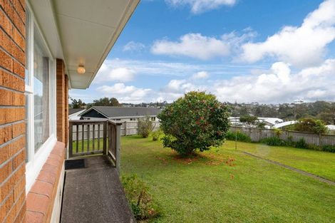 Photo of property in 2/28b Sunnynook Road, Sunnynook, Auckland, 0620