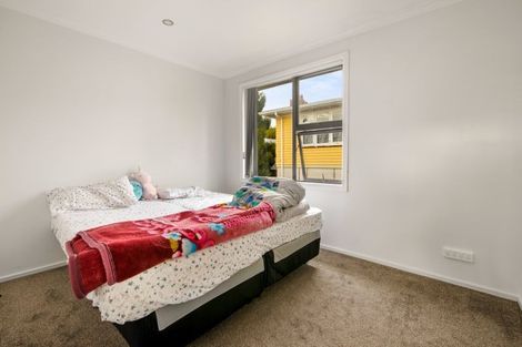 Photo of property in 18 Jamaica Place, Blockhouse Bay, Auckland, 0600