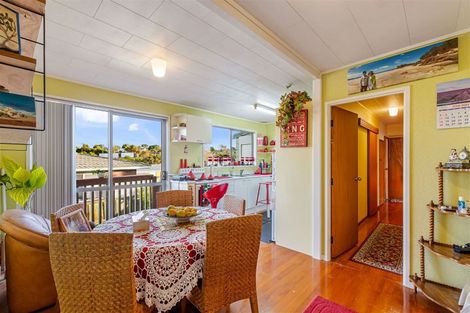 Photo of property in 5 Kapiti Place, Sunnynook, Auckland, 0620