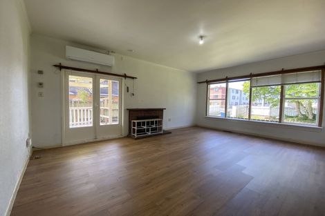 Photo of property in 14 Lincoln Road, Henderson, Auckland, 0610
