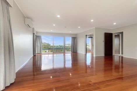Photo of property in 18 Makepiece Place, Chatswood, Auckland, 0626