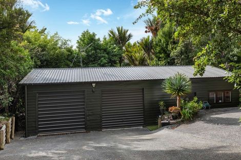 Photo of property in 34 Kauri Point Road, Laingholm, Auckland, 0604