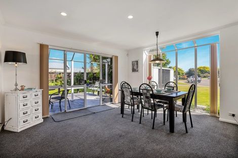 Photo of property in 70 Regency Crescent, Redwood, Christchurch, 8051