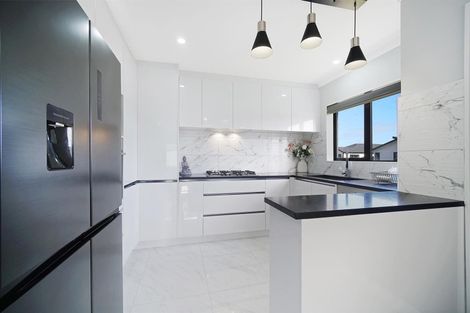 Photo of property in 20 Survila Street, Takanini, 2110