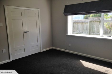 Photo of property in 28 The Quadrant, Miramar, Wellington, 6022