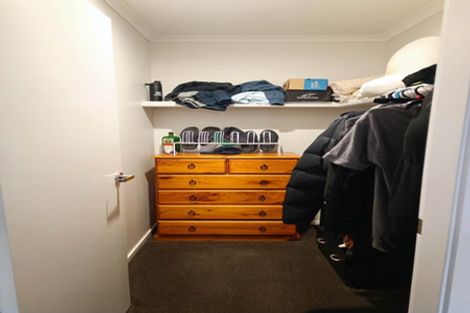 Photo of property in 90 Johnstone Drive, Fitzherbert, Palmerston North, 4410