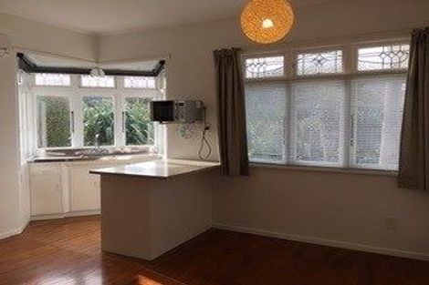 Photo of property in 27 Horotutu Road, Greenlane, Auckland, 1061