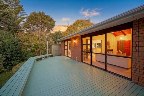 Photo of property in 4 Rhinevale Close, Henderson, Auckland, 0612