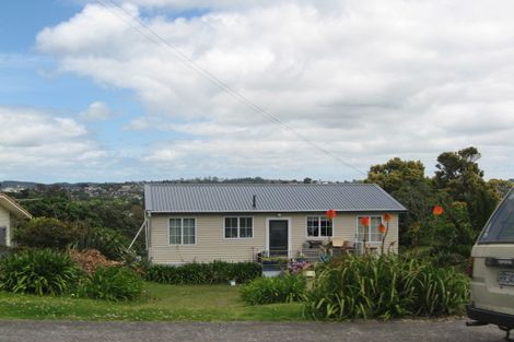 Photo of property in 10 Tindalls Bay Road, Tindalls Beach, Whangaparaoa, 0930