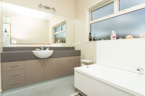 Photo of property in 118 Guy Street, Dannevirke, 4930