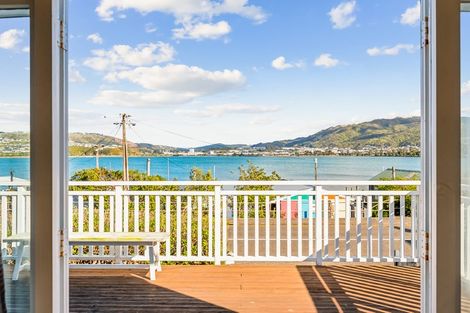 Photo of property in 7 Onepoto Road, Titahi Bay, Porirua, 5022