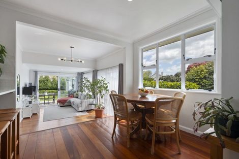 Photo of property in 42 Park Road, West End, Palmerston North, 4412