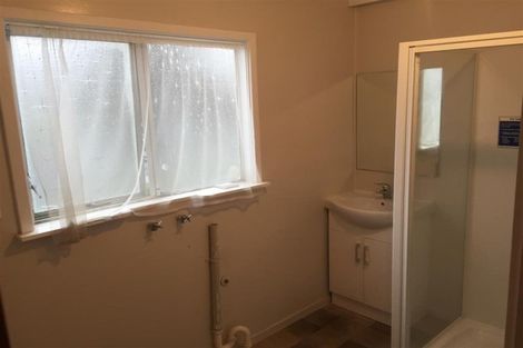 Photo of property in 73-73a Stewart Drive, Newlands, Wellington, 6037