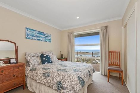 Photo of property in 6 Redcliffs View Lane, Redcliffs, Christchurch, 8081