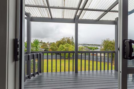 Photo of property in 207 Mahia Road, Wattle Downs, Auckland, 2102